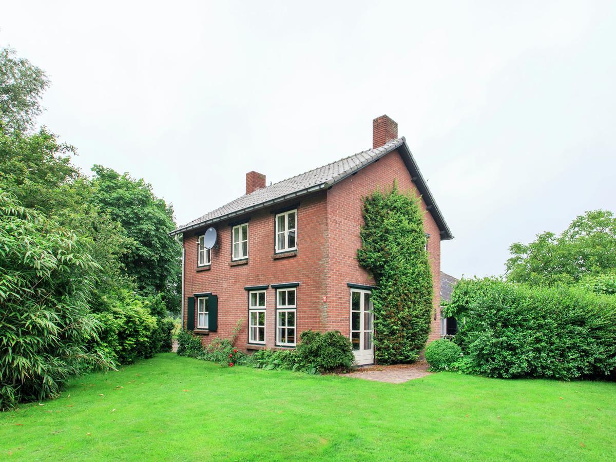 Beautiful Holiday Home In Lage Mierde With Fireplace 外观 照片